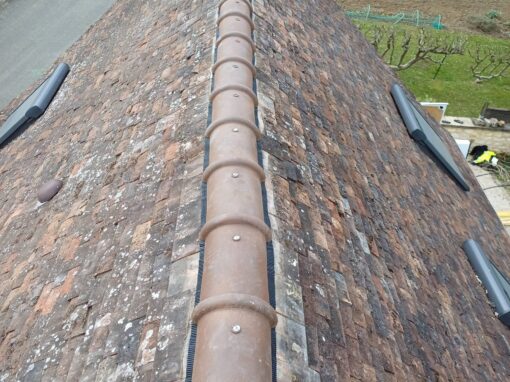 Pose d’un faîtage Pose d’un faîtage